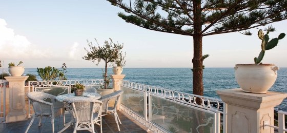 09.jpg Book a villa in Italy