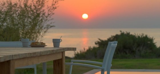 Book a villa in Gennadi