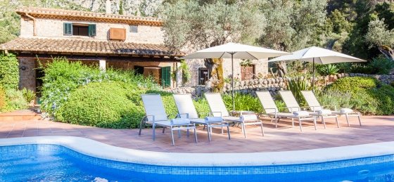 Book a villa in Spain