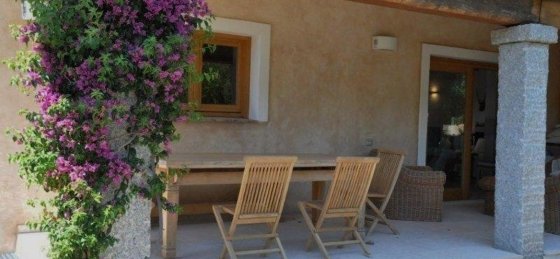 Book a villa holiday in Baia Sardinia