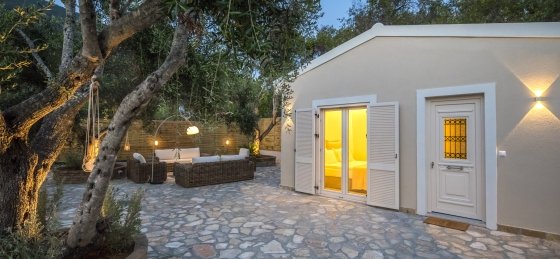 243.jpg Villas in Greece