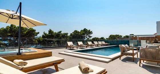 Villa rentals in Omis