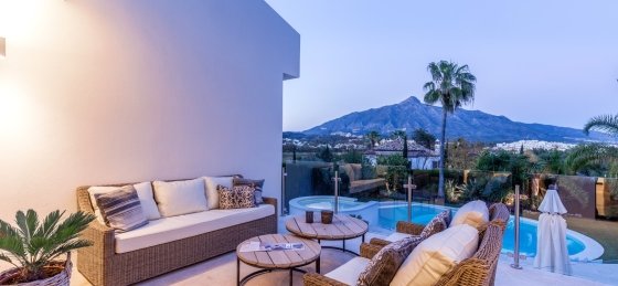 16_holiday_villa_nueva_andalucia.jpg Book a villa holiday in Spain