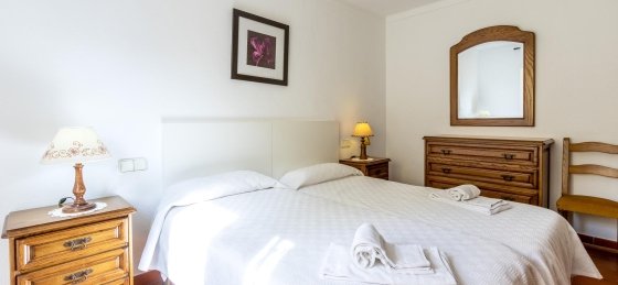 alegre_-_bedroom_1-1_2400x16002019.jpg Book a villa holiday in Spain