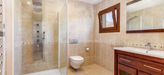 alexandria_-_bathroom_1-1_2400x1600.jpg Book a villa in Mallorca