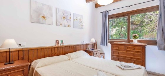 alexandria_-_bedroom_3-1_2400x1600.jpg Book a villa in Cala San Vicente