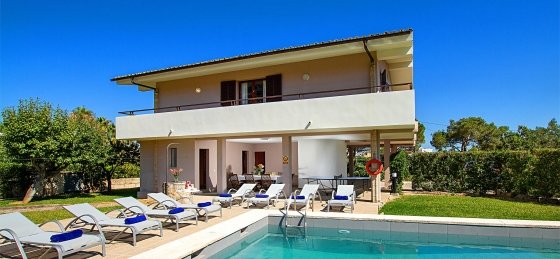 animeta_-_swimming_pool_02_2400x1600.jpg Villas in Spain