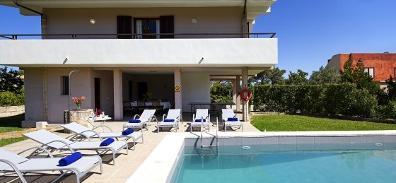 animeta_-_swimming_pool_03_2400x1600.jpg Villa rentals in Spain