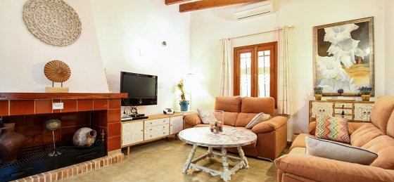 barraca_-_saloon_1_2400x1600_2020.jpg Villa holidays in Balearic Islands