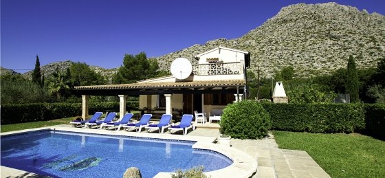 barraca_-_swimming_pool_02_2400x1600_2020.jpg Villas in Mallorca