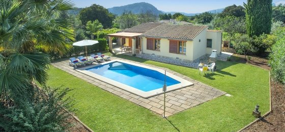 boi_-_swimming_pool_01_s_2400x1600.jpg Villa holidays in Balearic Islands