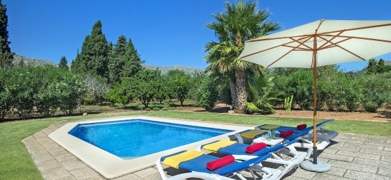 boi_-_swimming_pool_02_s_2400x1600.jpg Book a villa in Balearic Islands