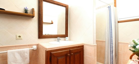 bosque_-_bathroom_1-1_2400x1600.jpg Book a villa in Balearic Islands