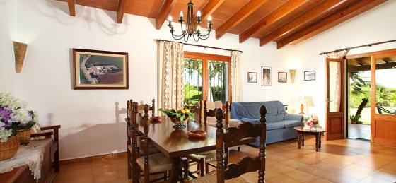 bosque_-_dining_room_1_2400x1600.jpg Book a villa holiday in Balearic Islands