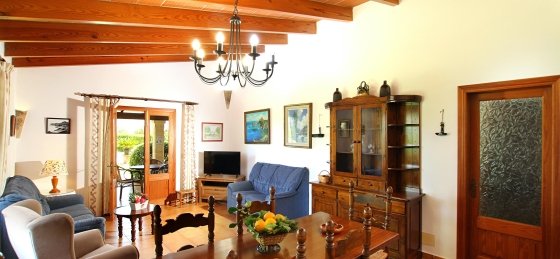 bosque_-_dining_room_2_2400x1600.jpg Book a villa in Balearic Islands