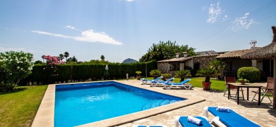 bosque_-_swimming_pool_a_05_2400x1600.jpg Villa holidays in Mallorca