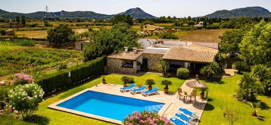 bosque_-_swimming_pool_b_01_2400x1600.jpg Villa in Mallorca to rent