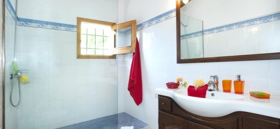 burgues_-_bathroom_1-1_2400x1600.jpg Villas in Spain