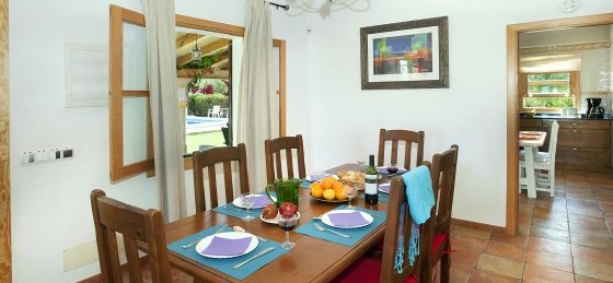 burgues_-_dining_room_2_2400x1600.jpg Book a villa holiday in Spain