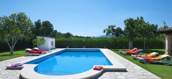 burgues_-_swimming_pool_04_2400x1600.jpg Villa holidays in Alcudia