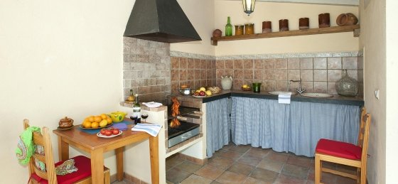 burgues_-_xterior_bbq_1_2400x1600.jpg Villa rentals in Spain