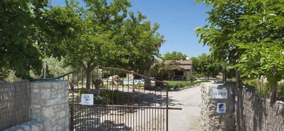 burgues_-_xterior_z_02_2400x1600.jpg Villa rentals in Spain