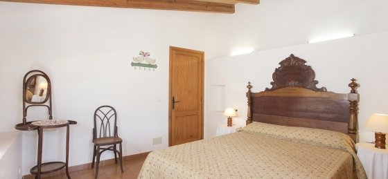 creus_-_bedroom_4-1_2400x1600.jpg Villa rentals in Spain