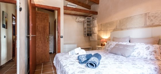 gardo_-_bedroom_1-3_sf.jpg Villa rentals in Pollensa