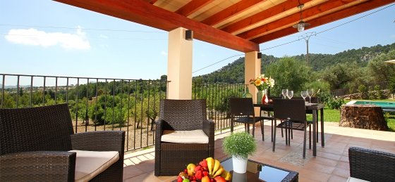 gardo_-_terrace_1.jpg Book a villa holiday in Pollensa