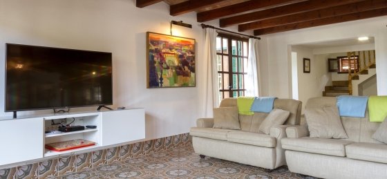 gvc_-_saloon_1_2400x1600ns.jpg Villa holidays in Cala San Vicente