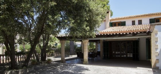 gvc_-_xterior_2_2400x1600ns.jpg Book a villa holiday in Mallorca