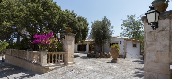 gvc_-_xterior_3_2400x1600ns.jpg Villa in Cala San Vicente to rent