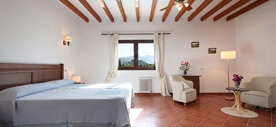 hort_3_cames_-_bedroom_3-1_2400x1600.jpg Holiday villas in Pollensa