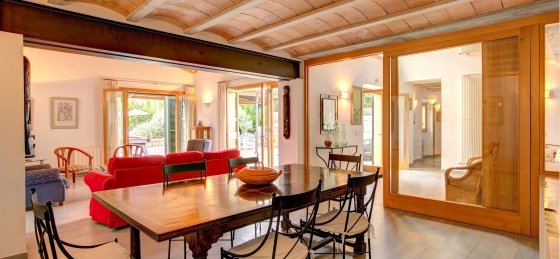 llobiner_-_dining_room_2_2400x16001.jpg Book a villa holiday in Pollensa