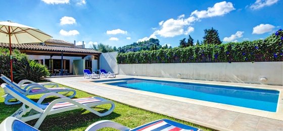 llobiner_-_swimming_pool_05_2400x1600.jpg Book a villa holiday in Balearic Islands