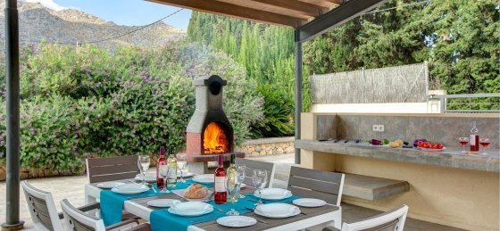 llobiner_-_terrace_01_2400x1600.jpg Villa rentals in Spain