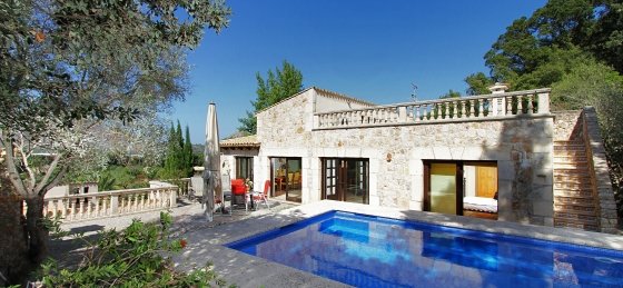 llop_-_swimming_pool_2.jpg Villa in Pollensa to rent