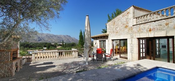llop_-_swimming_pool_3.jpg Holiday home in Mallorca villa booking