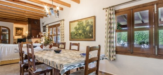 moli_-_dining_room_1_s17.jpg Book a villa in Balearic Islands
