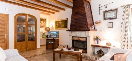 moli_-_saloon_1_s17.jpg Villa holidays in Spain