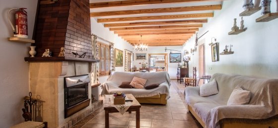 moli_-_saloon_2_s17.jpg Book a villa in Puerto Pollensa