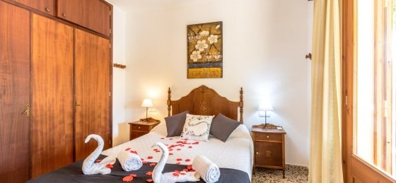 oliver_-_bedroom_1-3_18_2400x1600.jpg Villa in Balearic Islands to rent