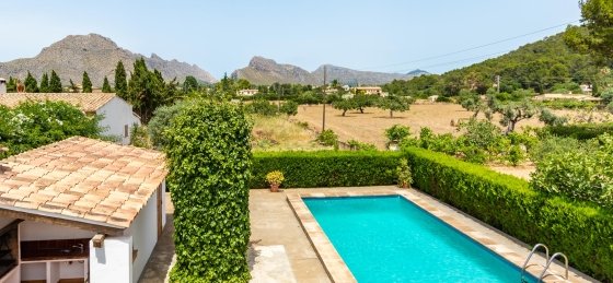 oliver_-_swimming_pool_5_18_2400x1600.jpg Holiday villas in Puerto Pollensa