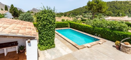 oliver_-_swimming_pool_6_18_2400x1600.jpg Villa holidays in Mallorca