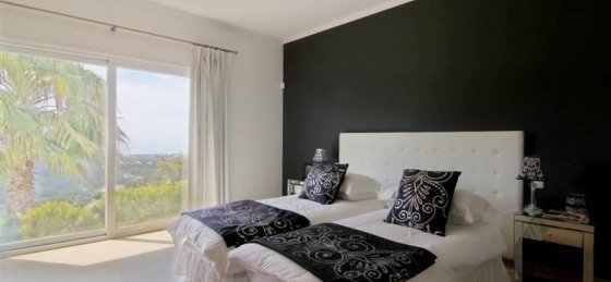 bedroom_5.jpg Book a villa holiday in Marbella
