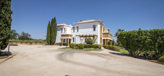 fachada.jpg Villa holidays in Albufeira