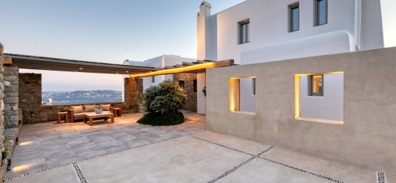01_main_entrance_dusk_time.jpg Villas in Mykonos Town