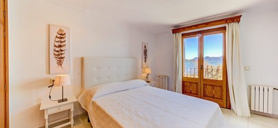 09.jpg Book a villa in Balearic Islands