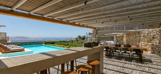10_bar_with_pool_and_sea_view.jpg Villa holidays in Greece