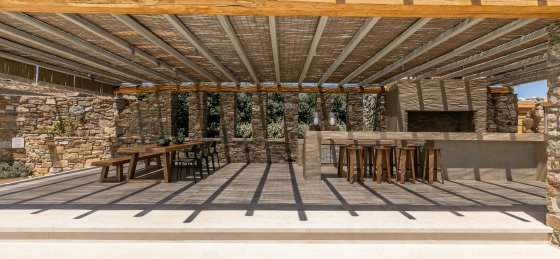 15_dine_bar_bbq_area.jpg Villa holidays in Greece